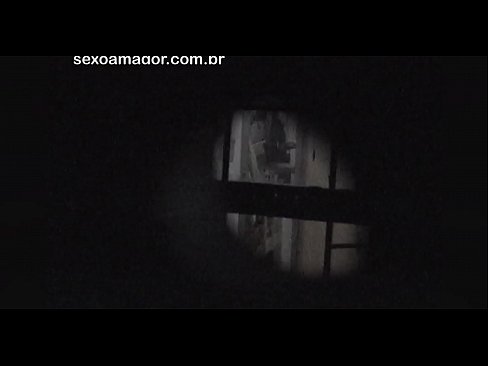 ❤️ Lourinho é filmado secretamente por um voyeur de bairro escondido atrás de tijolos ocos ❤ Porno real vídeo em nós pt.newsexxxx.ru